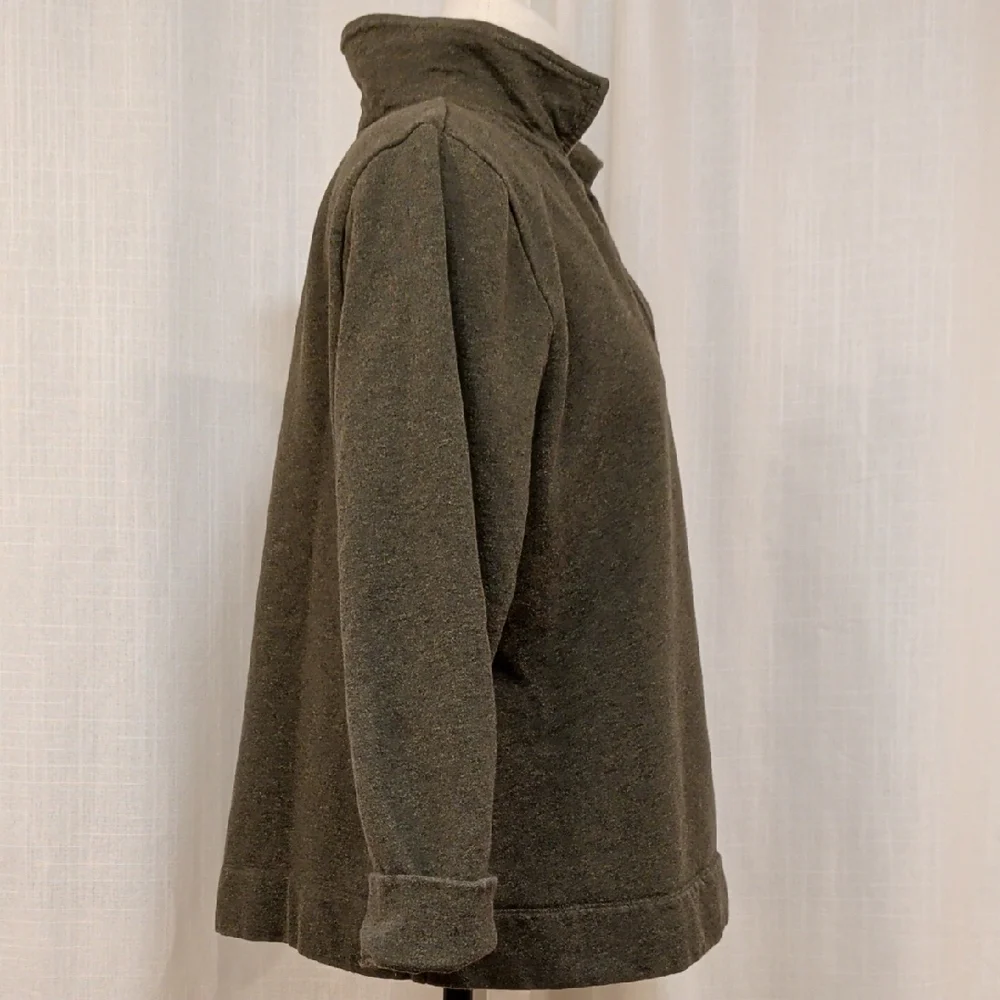 Clear Wing Johnny Collar Pullover Boxy Sweatshirt